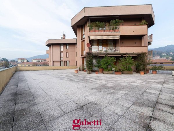 appartamento in vendita a Gavirate