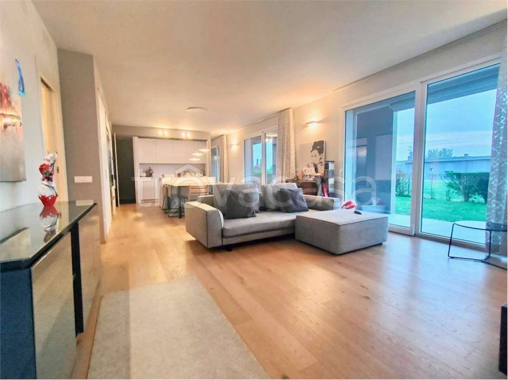 appartamento in vendita a Gavirate