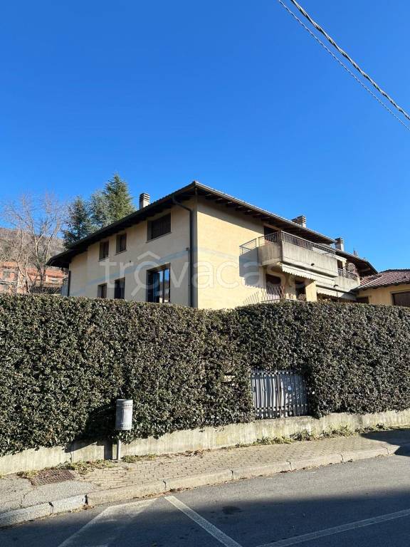 appartamento in vendita a Gavirate