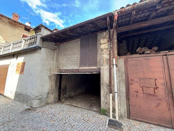 appartamento in vendita a Gavirate
