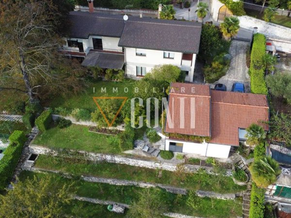 casa indipendente in vendita a Gavirate