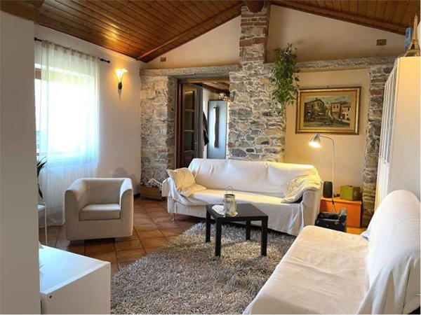 appartamento in vendita a Gavirate