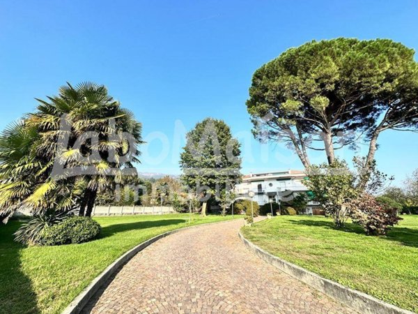 appartamento in vendita a Gavirate