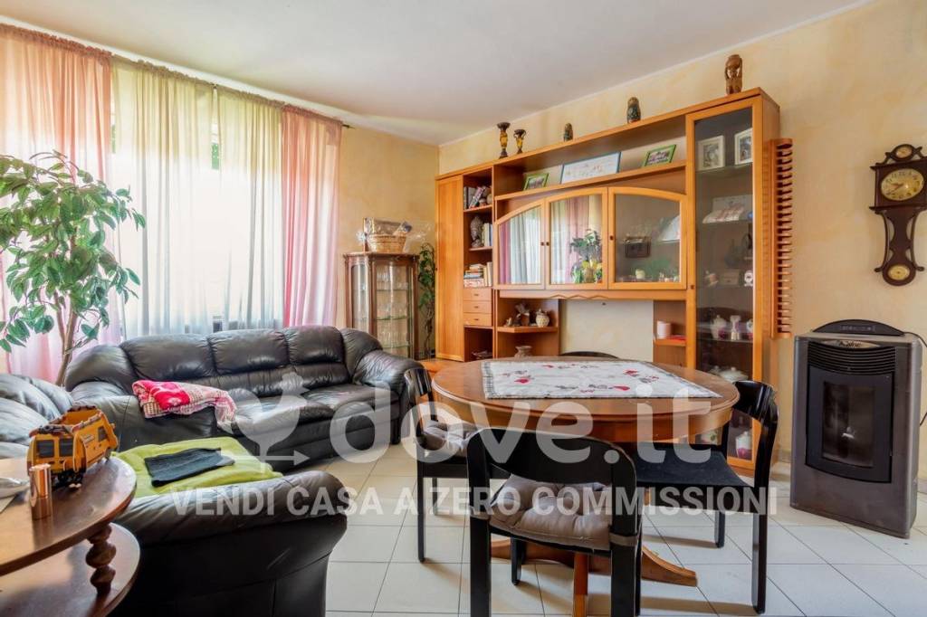 appartamento in vendita a Gavirate