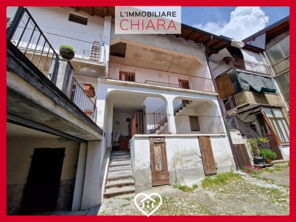 casa indipendente in vendita a Gavirate