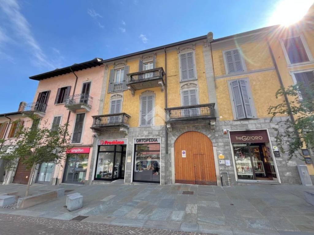 appartamento in vendita a Gavirate