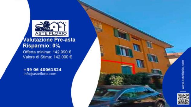 appartamento in vendita a Gavirate in zona Oltrona al Lago