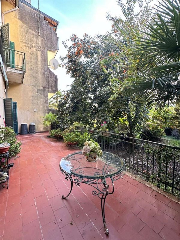 casa indipendente in vendita a Gavirate