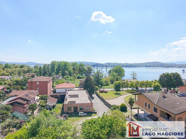 casa indipendente in vendita a Gavirate