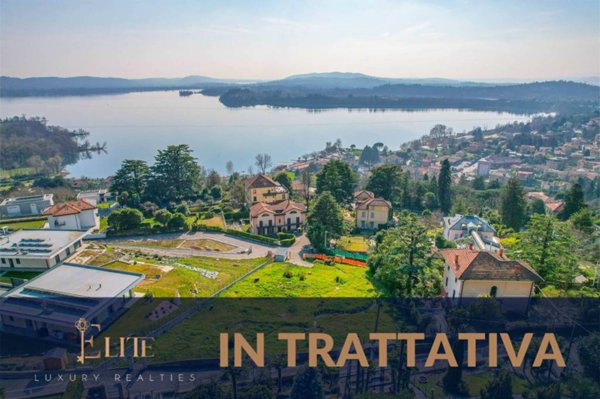 casa indipendente in vendita a Gavirate