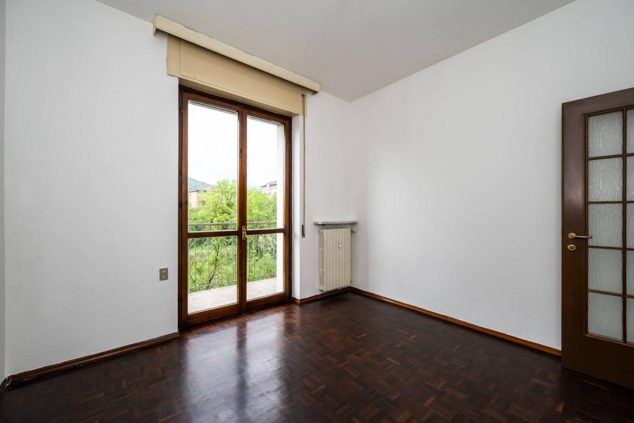 appartamento in vendita a Gavirate