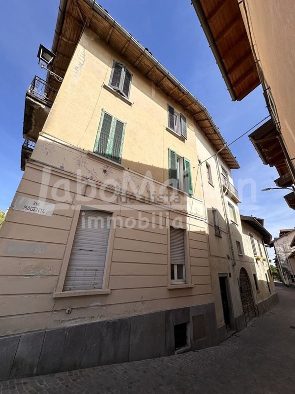 appartamento in vendita a Gavirate