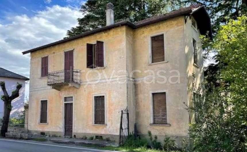 casa indipendente in vendita a Gavirate