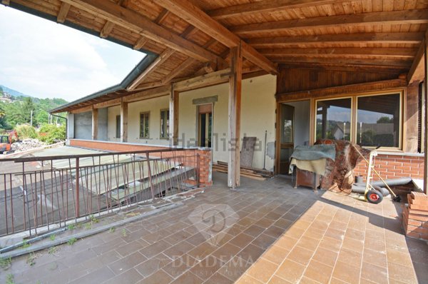 appartamento in vendita a Gavirate