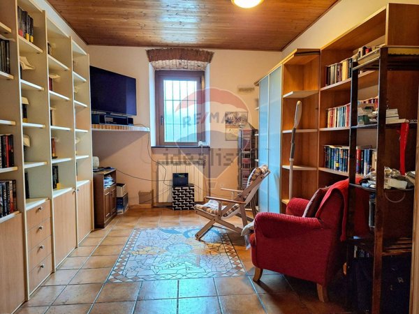 appartamento in vendita a Gavirate