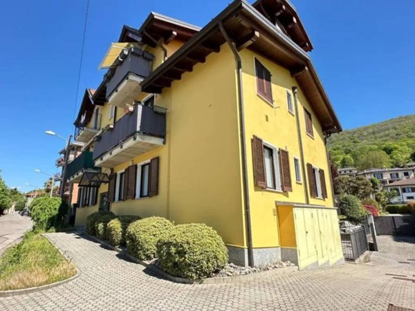 appartamento in vendita a Gavirate