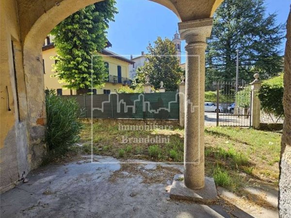 casale in vendita a Gavirate