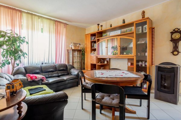 appartamento in vendita a Gavirate