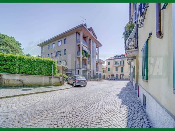 appartamento in vendita a Gavirate