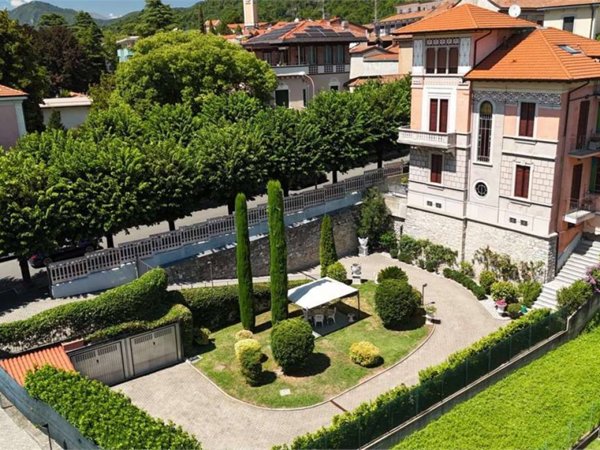 casa indipendente in vendita a Gavirate