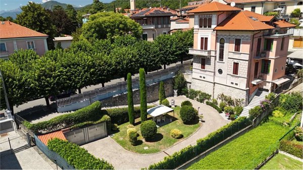 casa indipendente in vendita a Gavirate