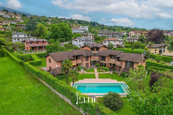 appartamento in vendita a Gavirate in zona Voltorre