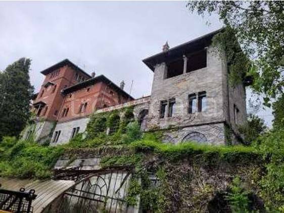 villa in vendita a Gavirate