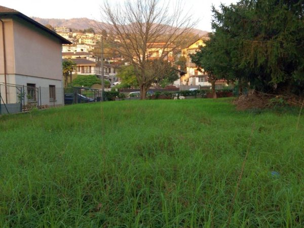 casa indipendente in vendita a Gavirate