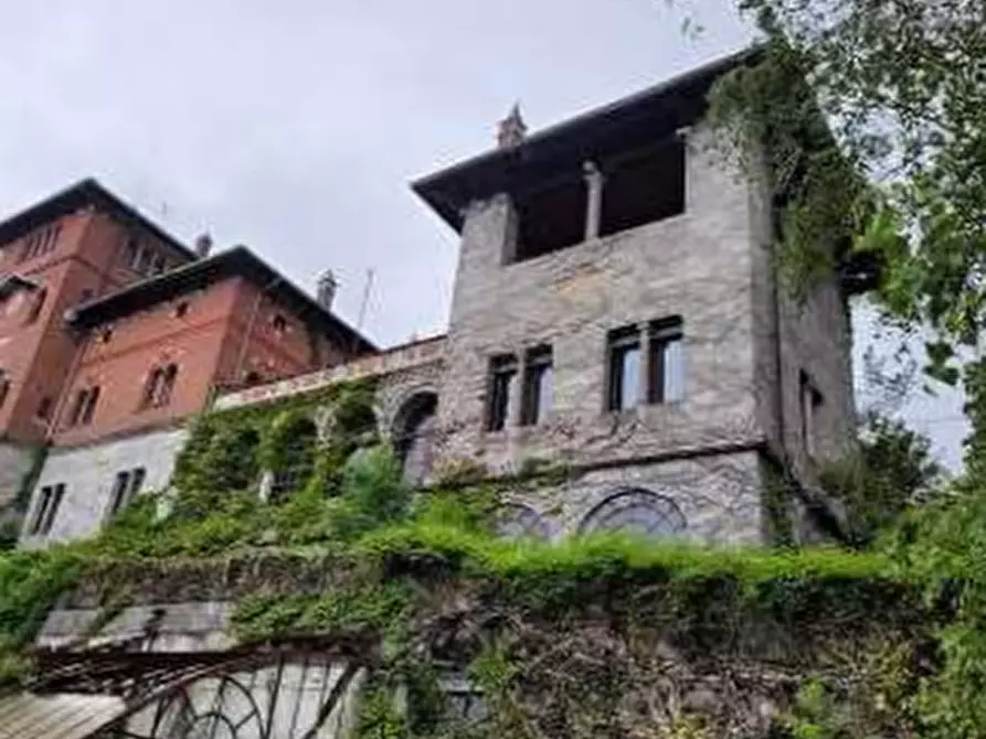 casa indipendente in vendita a Gavirate