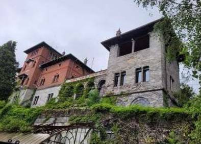 casa indipendente in vendita a Gavirate