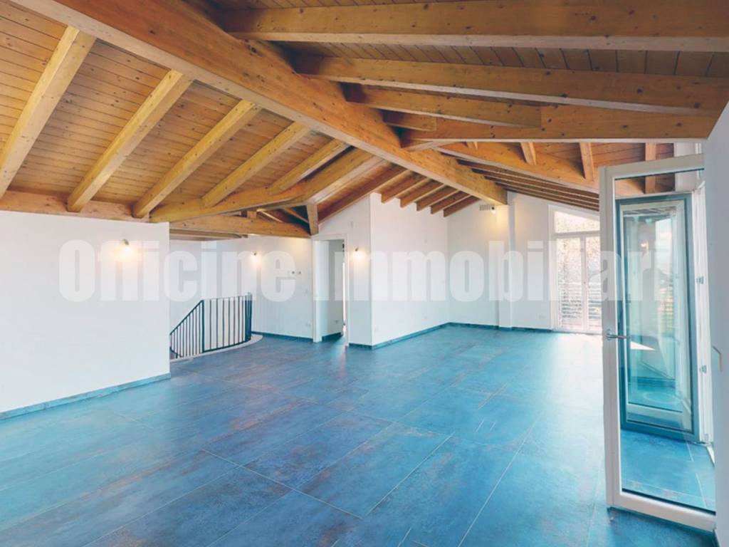 casa indipendente in vendita a Gavirate