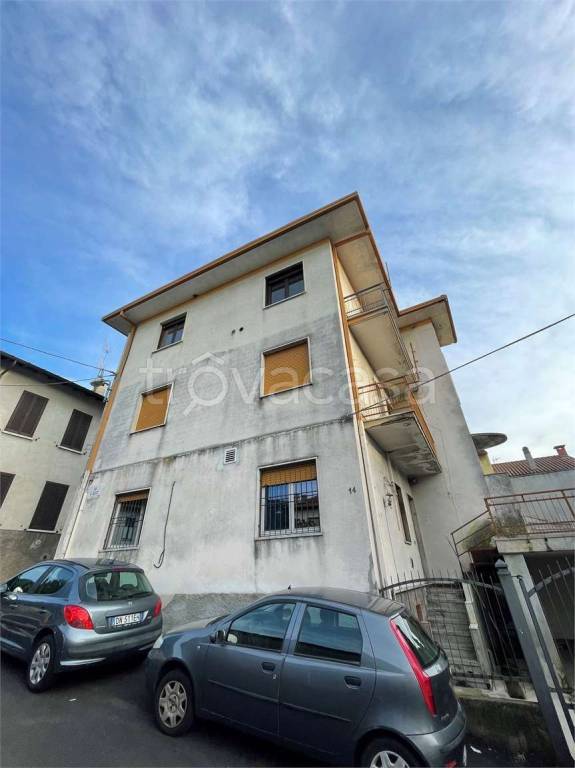 appartamento in vendita a Gavirate