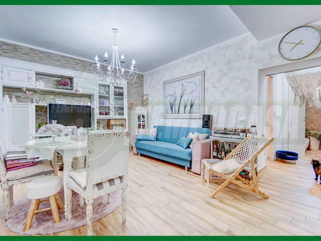 appartamento in vendita a Gavirate