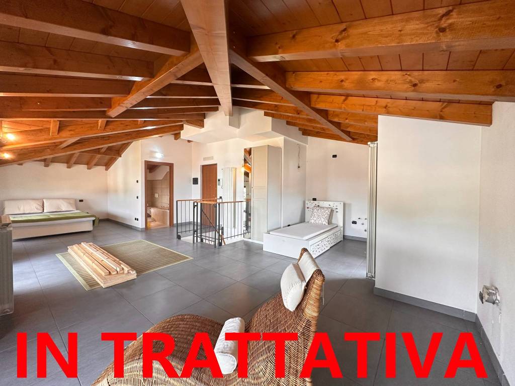 appartamento in vendita a Gavirate