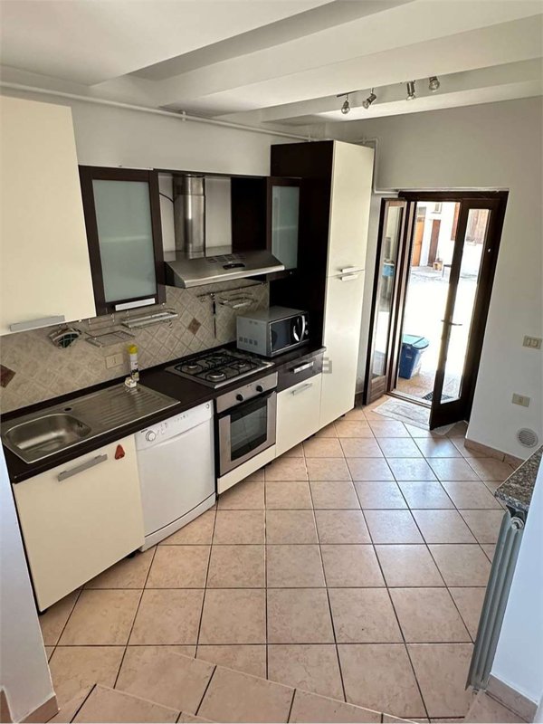 appartamento in vendita a Gavirate