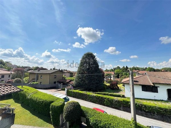 appartamento in vendita a Gavirate