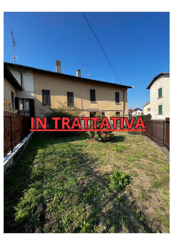 casa semindipendente in vendita a Gavirate in zona Voltorre