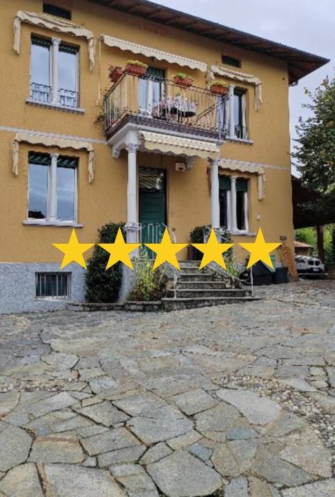 casa indipendente in vendita a Gavirate