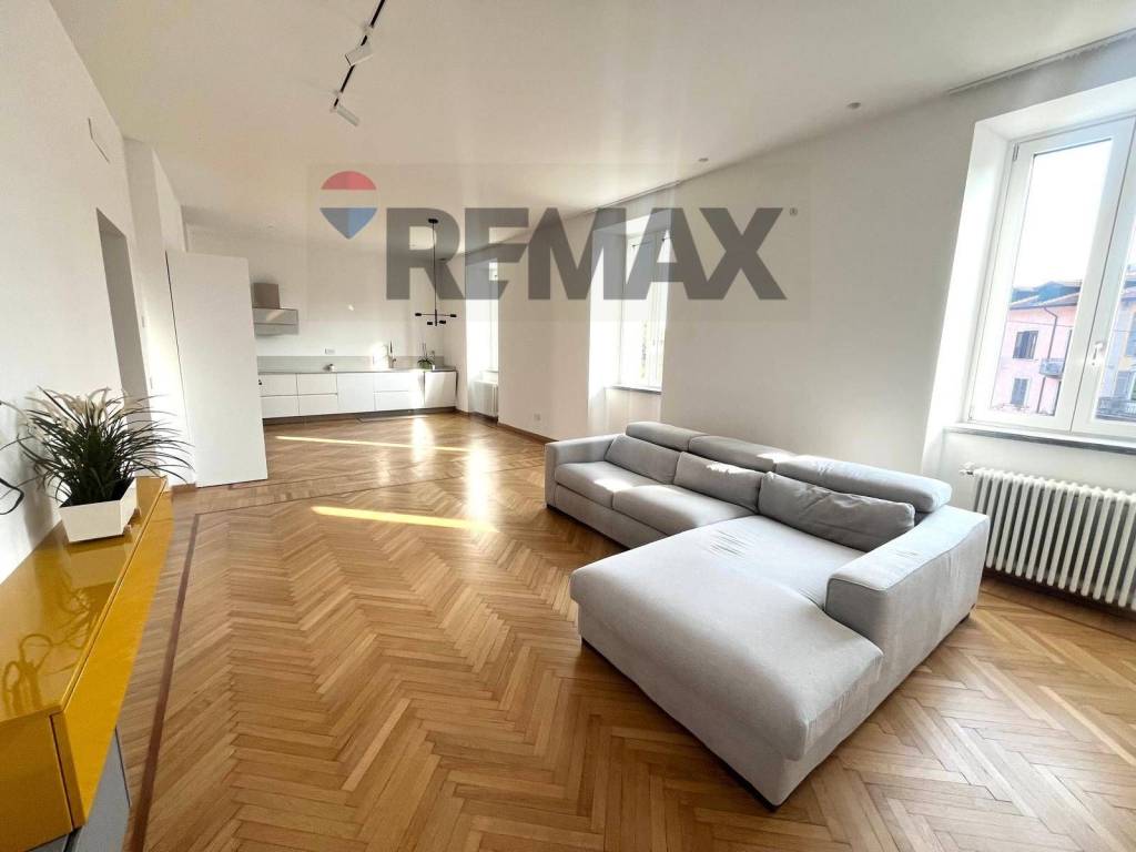 appartamento in vendita a Gavirate