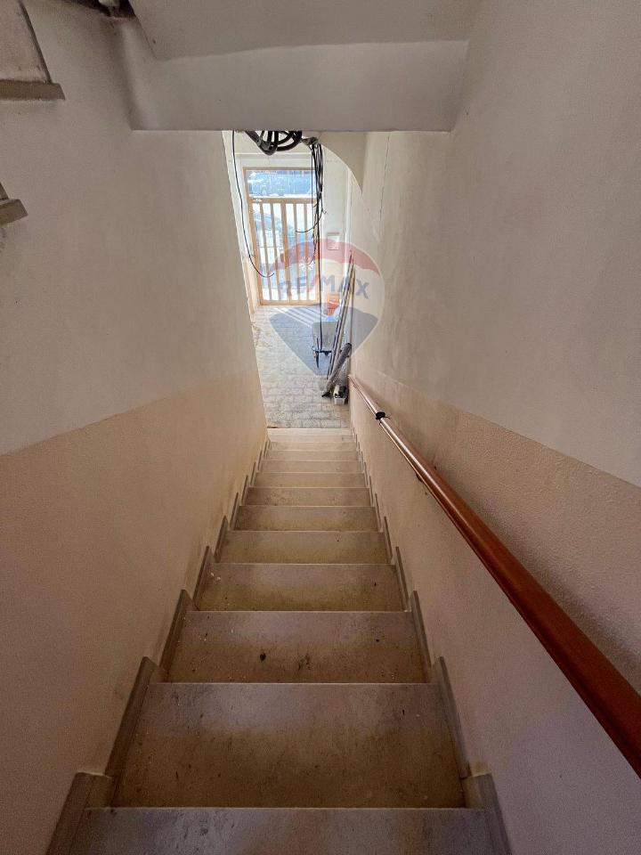 appartamento in vendita a Gavirate