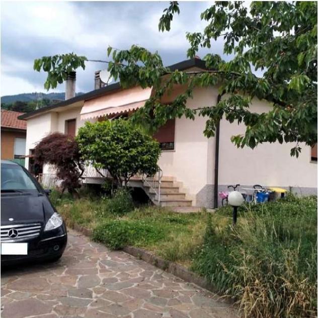 appartamento in vendita a Gavirate