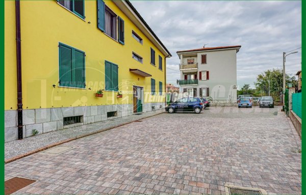 appartamento in vendita a Gavirate