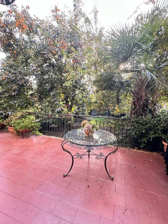 casa indipendente in vendita a Gavirate