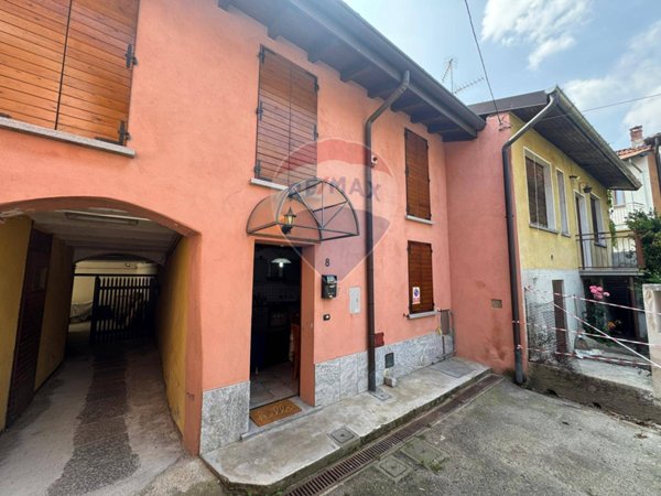 casa semindipendente in vendita a Gavirate