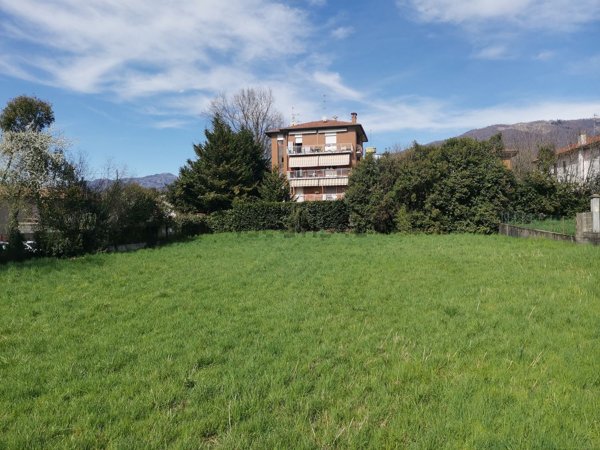 terreno edificabile in vendita a Gavirate
