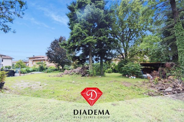 casa indipendente in vendita a Gavirate in zona Voltorre