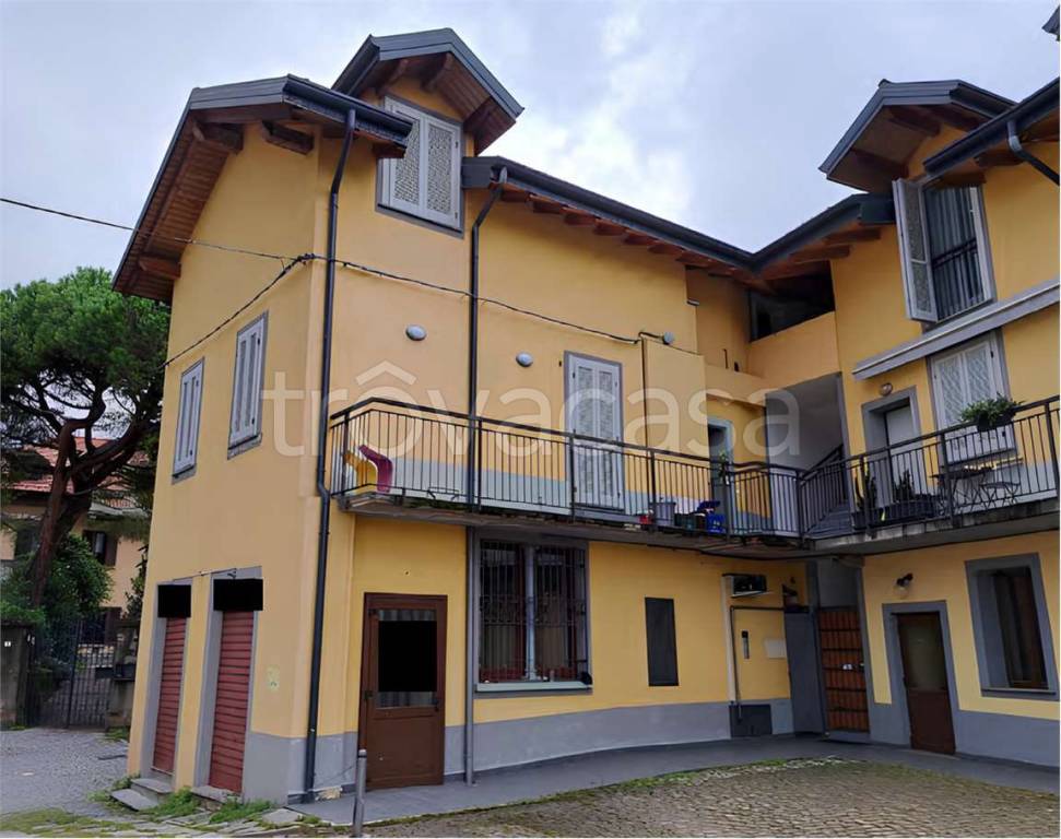 negozio in vendita a Gavirate