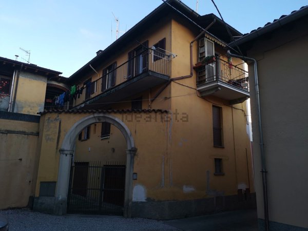 appartamento in vendita a Gavirate