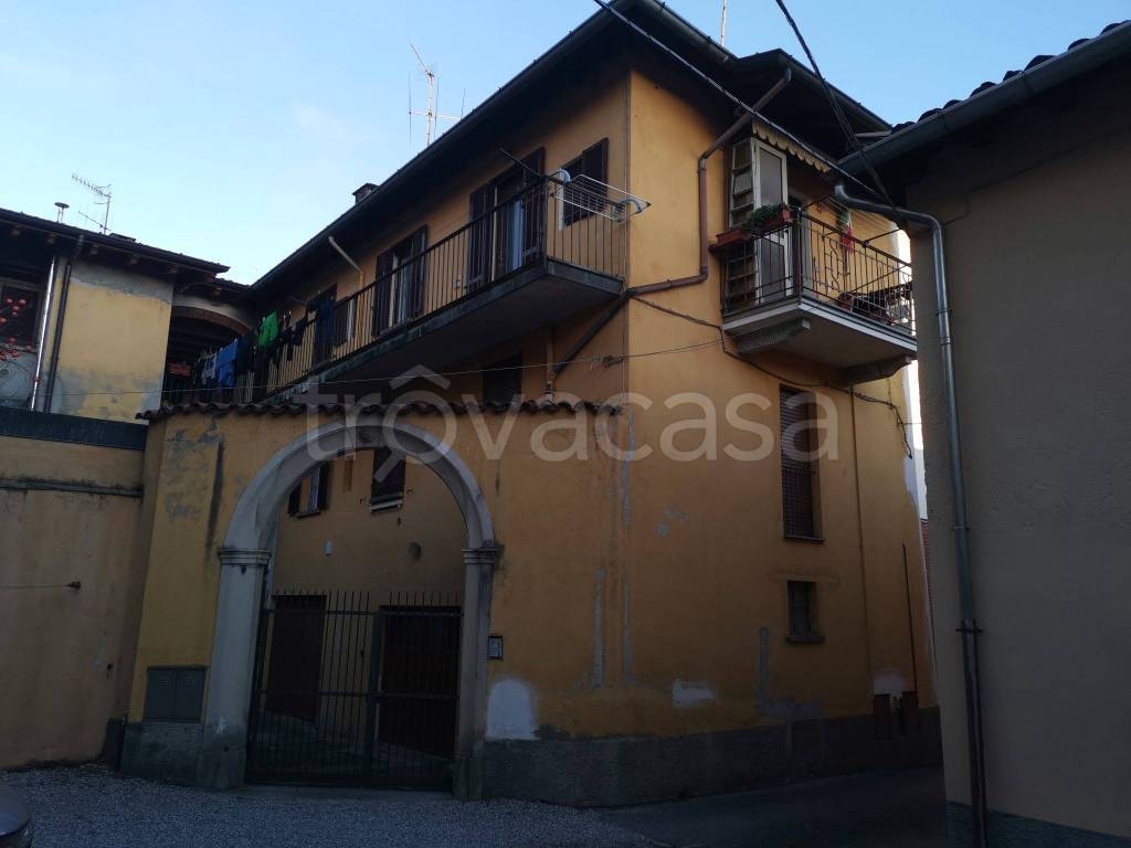 appartamento in vendita a Gavirate