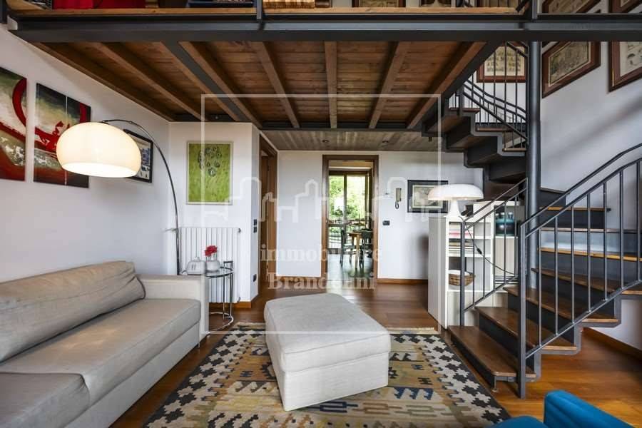 appartamento in vendita a Gavirate